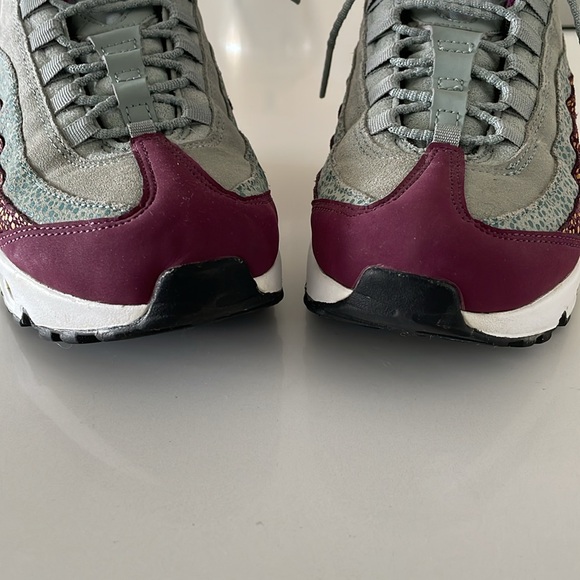 Nike Air Max 95 Sneakers - Picture 8 of 12